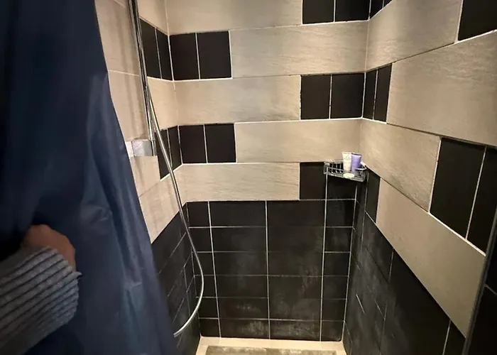 Les De Philippe Avec Jacuzzis Privatifs Hotel *
