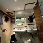 Les De Philippe Avec Jacuzzis Privatifs Otel Chamonix
