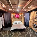Les De Philippe Avec Jacuzzis Privatifs Hotel *
