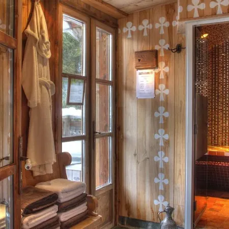 Les De Philippe Avec Jacuzzis Privatifs ホテル *