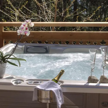 Les De Philippe Avec Jacuzzis Privatifs ホテル