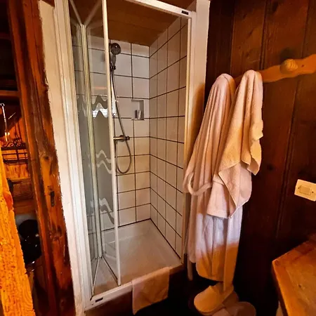 Hotel Les De Philippe Avec Jacuzzis Privatifs 5*